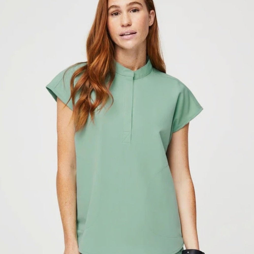 Limited Edition Figs Oversized Rafaela Scrub Top - Jade Green size XXS